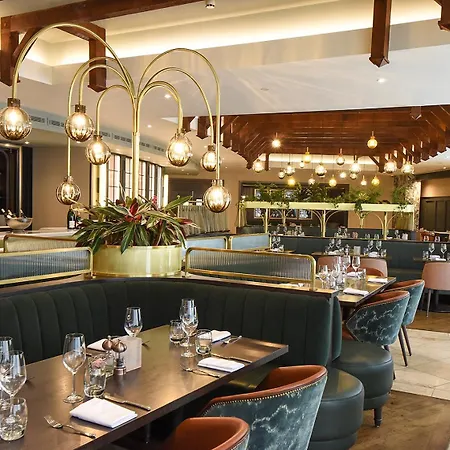 Island And Resort 5*